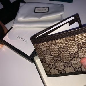 Gucci Mens Wallet BRAND NEW ! 100% Authentic